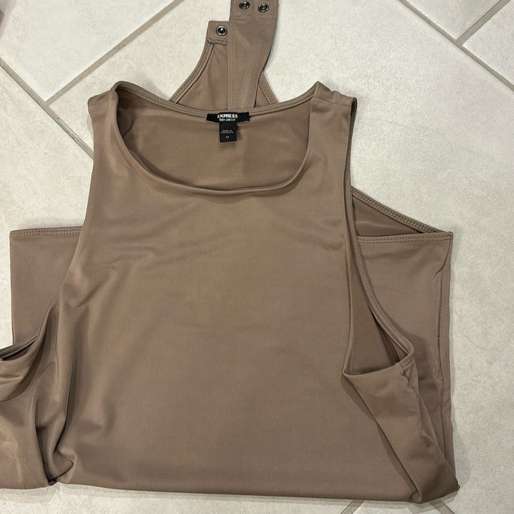 Express body contour top